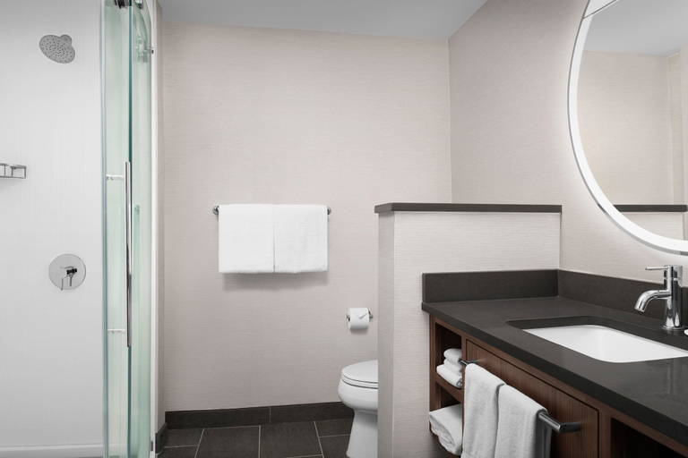 Bathroom 5, Courtyard Marriott Paso Robles, San Luis Obispo