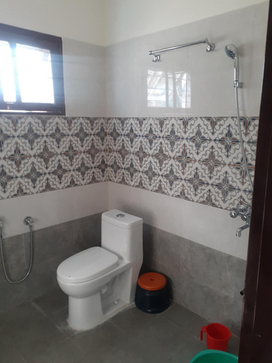 Bathroom 3, Rajlaxmi Palace by StayApart, Pithoragarh