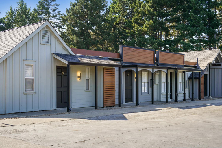 Others 4, Mendo Bungalow, Mendocino