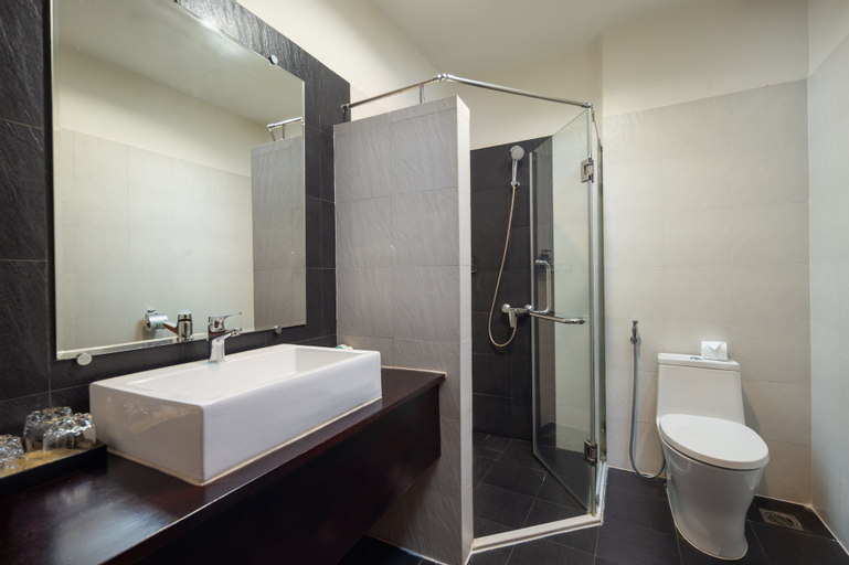 Bathroom 9
