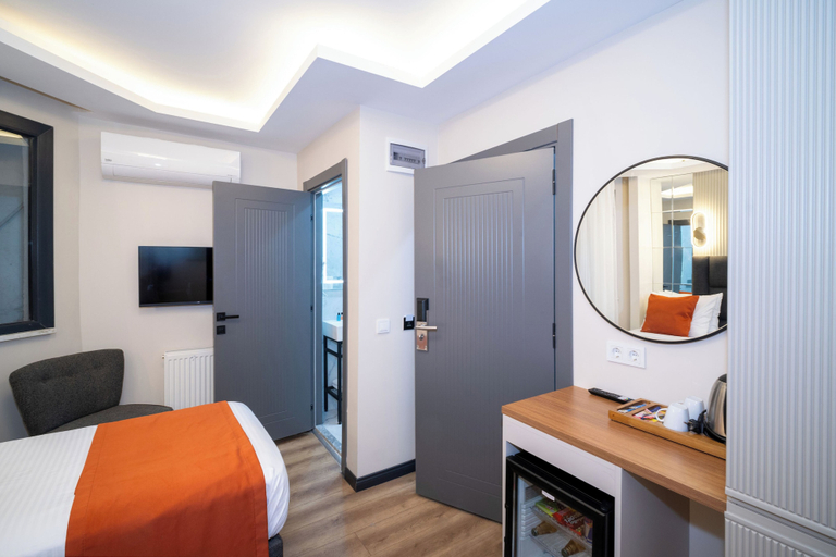 Bedroom 5, Robin Hotel, Beyoğlu
