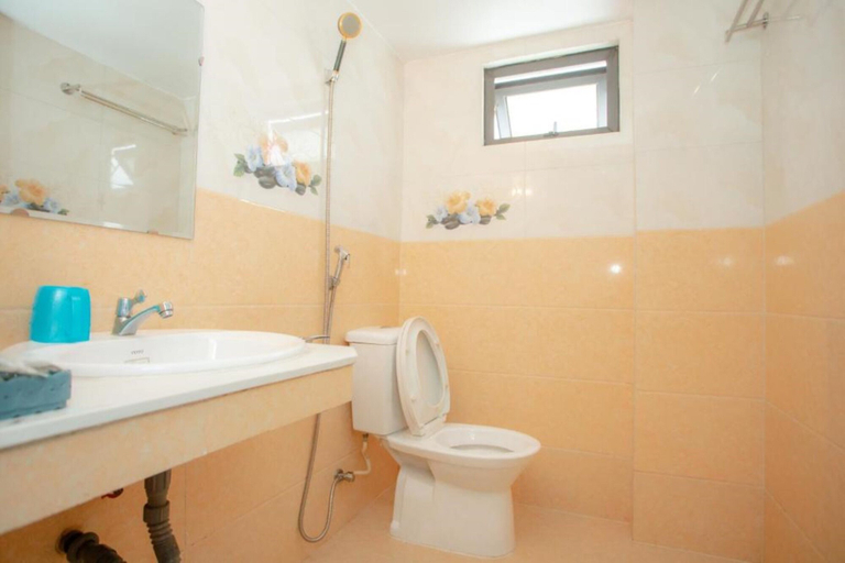 Bathroom 4, Khanh Gia Hotel, Da Nang