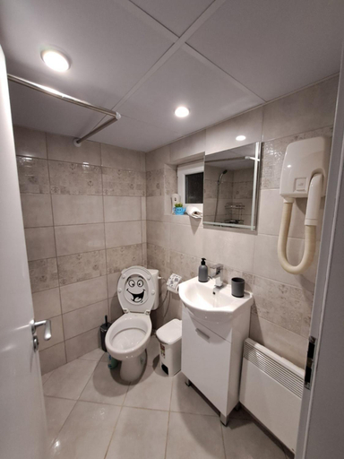Bathroom 3, Къща за гости Съкровище, Panagyurishte