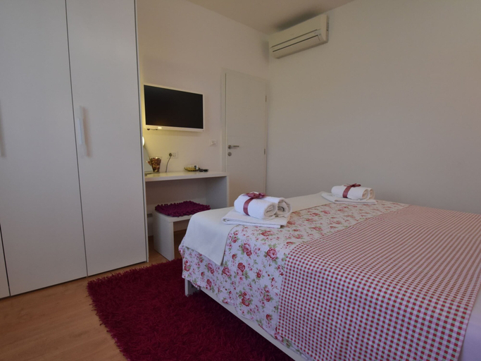 Bedroom 2, Luxurious Villa in Lavanda in Kanfanar, Kanfanar