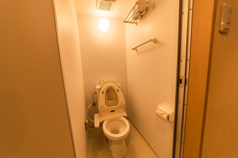 Bathroom 11