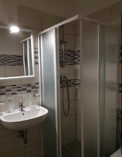 Bathroom 5, Angolo Del Corso, Lecce