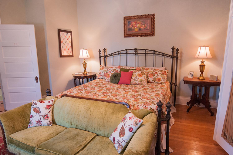 Bedroom 2, Sandstone Street Bed and Breakfast, Llano