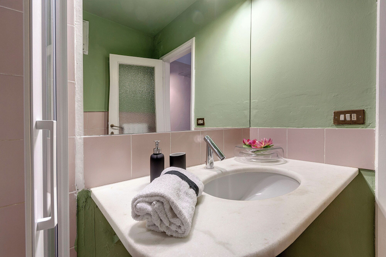 Bathroom 3, Mamo Florence - San Niccolò Apartment, Florence