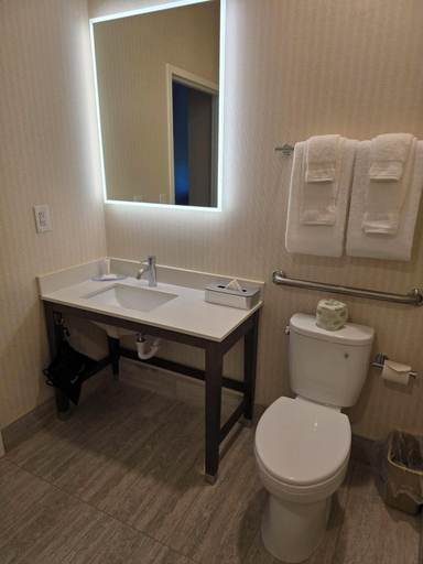 Bathroom 4, Clarion Pointe Mattoon near University, Coles