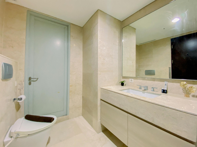 Bathroom 3, Good Deal And Elegant Studio Ciputra World 2 Apartment, South Jakarta