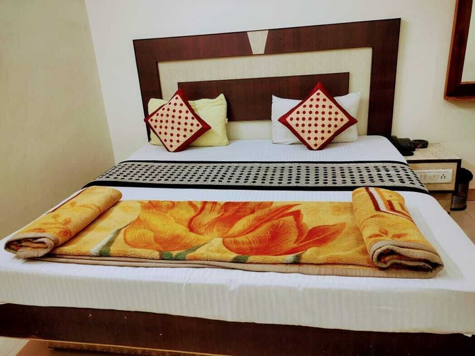 Bedroom 2, Hotel Diamond By GRB, Delhi