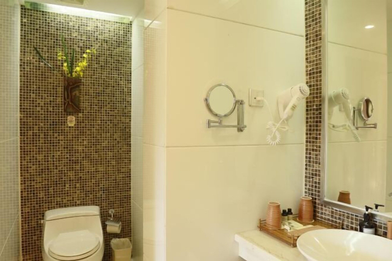 Bathroom 4, Conifer Lishui Sunlight Hotel, Lijiang