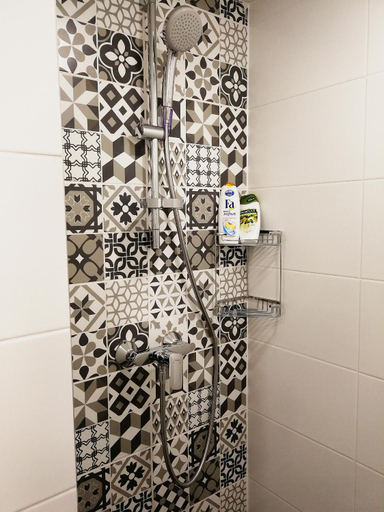 Shower 2, King Apartment, Budapesti
