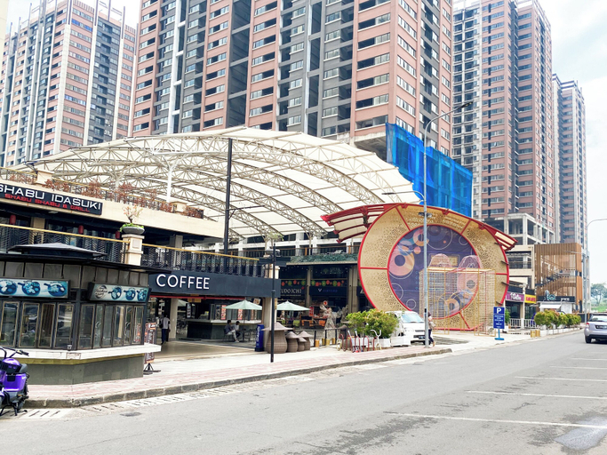 Exterior & Views 2, Homey And Clean Apartment With 2Br At Meikarta, Cikarang