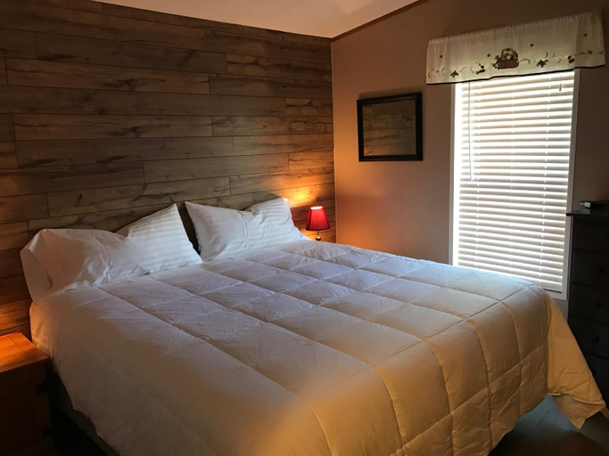 Bedroom 2, Mercer Lake Resort and Beach, Lane