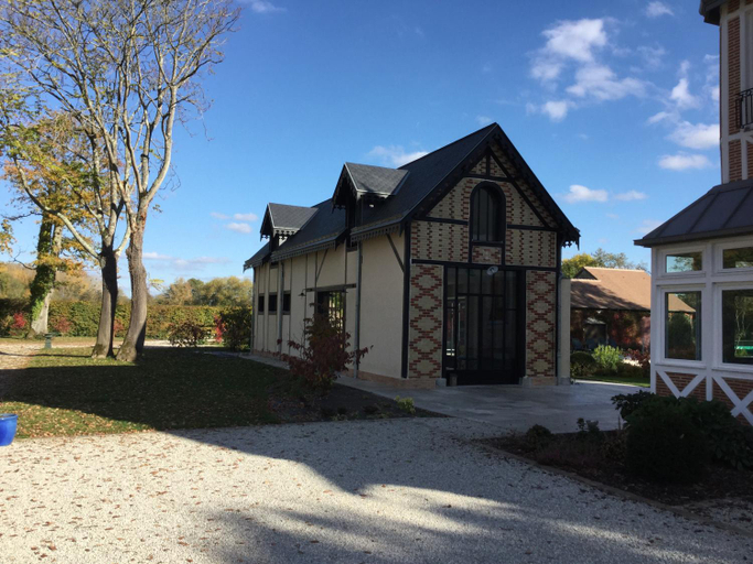 Others 2, Manoir des Logis, Sarthe