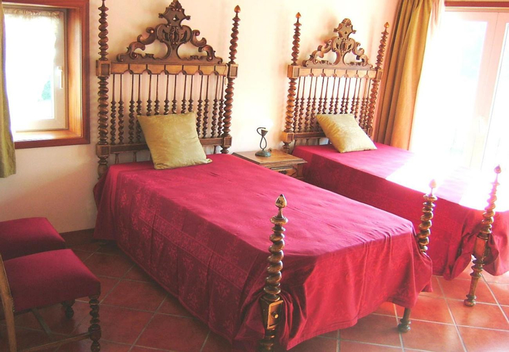 Bedroom 2, Villa Barq, Barcelos