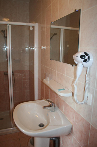 Others 4, Annie jouve chambres d'hotes champassis, Cantal