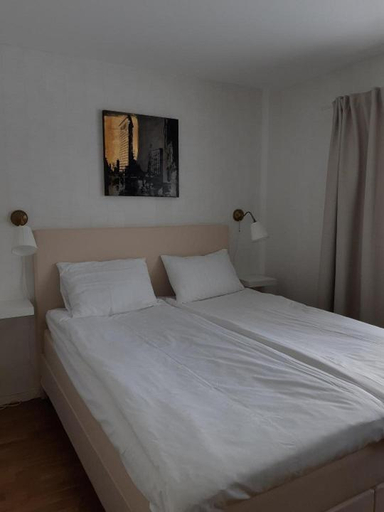 Others 3, Hotell Monica, Hagfors