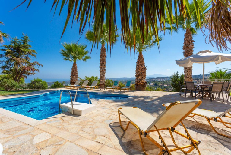 Others 4, Villa Astro, Crete