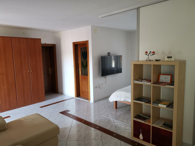 Others 5, Krasen Kras Apartment, Komen
