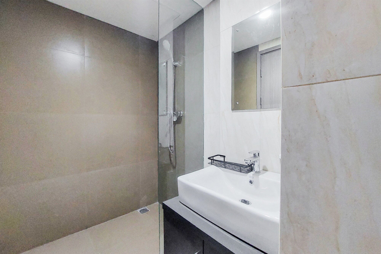 Bathroom 4, Comfy And Minimalist 1Br At Tamansari Bintaro Mansion Apartment, South Tangerang