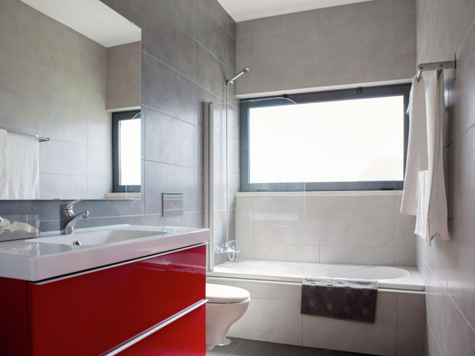 Bathroom 3, Villa in Portugal with Sea View Pool, Lourinhã