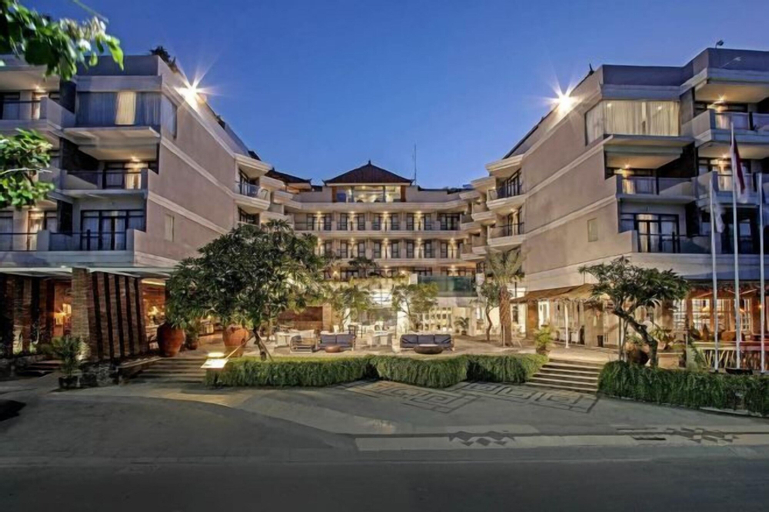 Exterior & Views 18