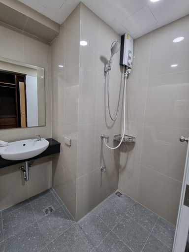 Bathroom, Tiara Place, Chatuchak