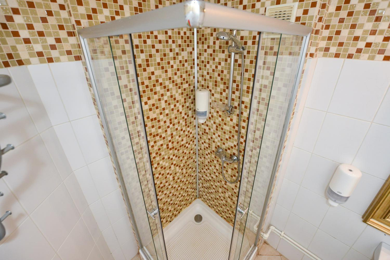Others 3, Budget Accommodation, Municipiul Bucuresti