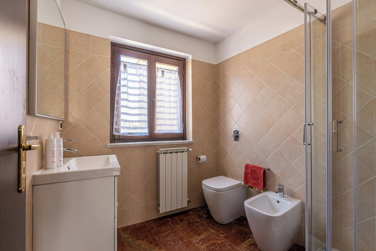 Bathroom, Le terrazze nel cuore della Kalsa by Wonderful Italy, Palermo