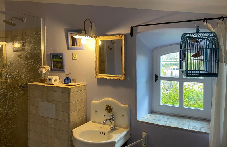 Bathroom 3, Mas De La Beaume, Vaucluse
