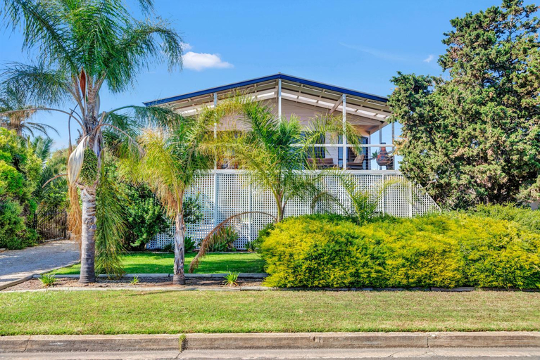 Zephyr Shores - Port Willunga - C21 SouthCoast Holidays, Adelaide