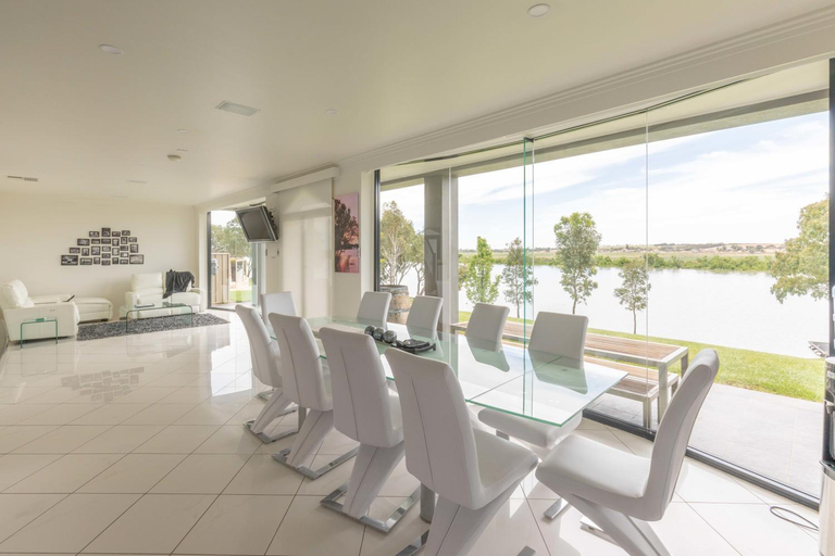 Others 5, River Devine Murray Bridge Entire Home., Murray Bridge