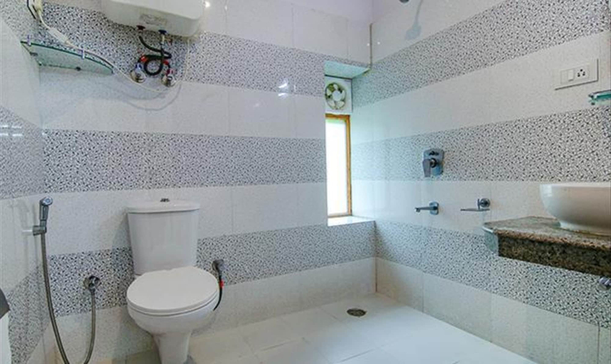 Bathroom 4, Fabhotel Arigato Cottage, Kullu