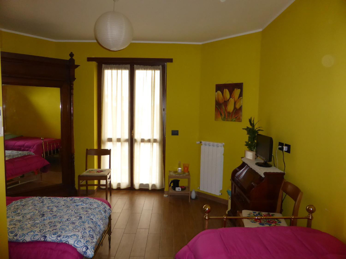Others 2, Casa dei Nonni, Torino
