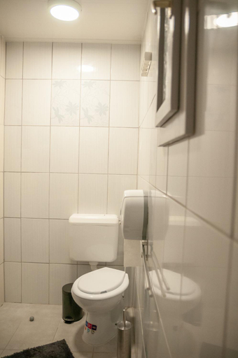 Others 5, Tiszavirag Panzio es Udulokozpont, Tiszafüred