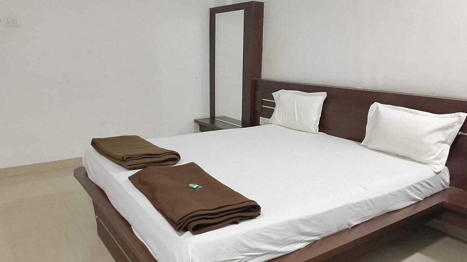 Bedroom 2, Raj Resort Vapi, Valsad