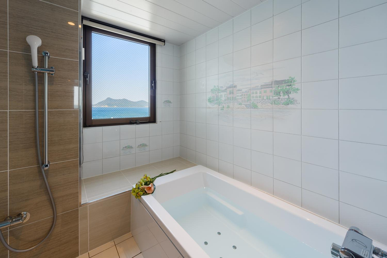 Bathroom 4