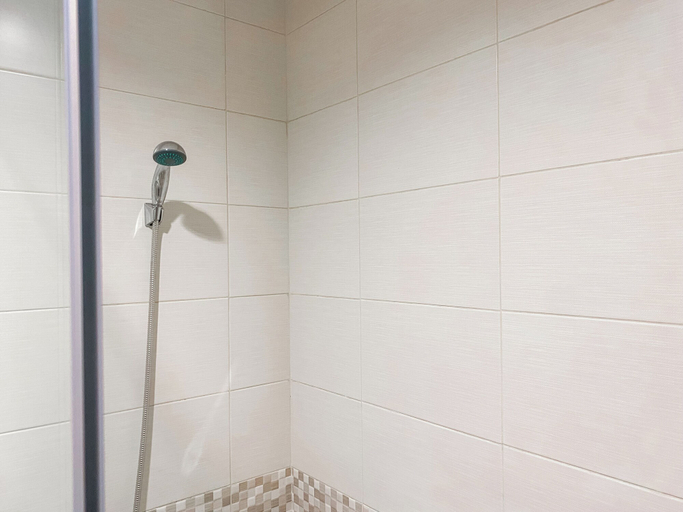 Bathroom 3, Spacious And Comfort 2Br Tamansari Iswara Apartment, Bekasi