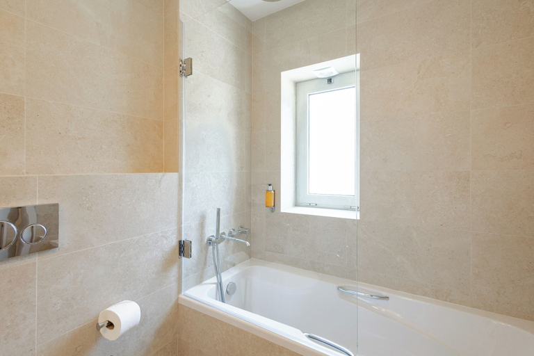 Bathroom 4, Hotel Navarras, Amarante