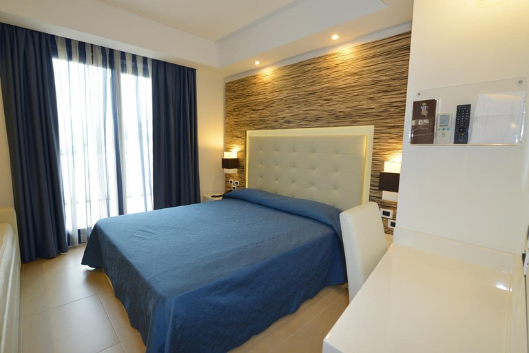 Bedroom, Prince Franklyn Hotel, Salerno
