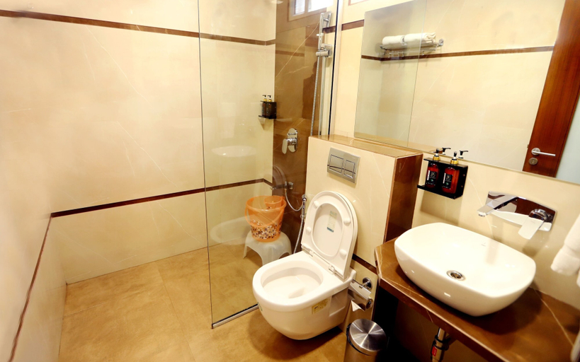 Bathroom, Jalsa Hotel & Banquets, Indore