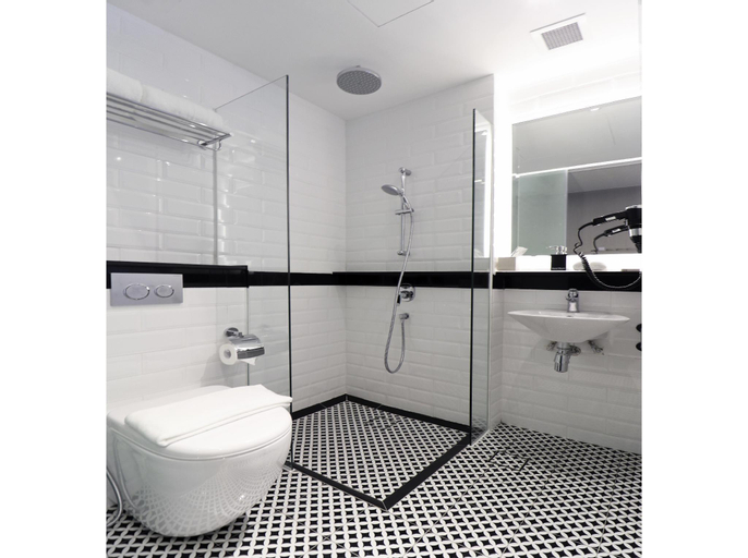 Bathroom 2