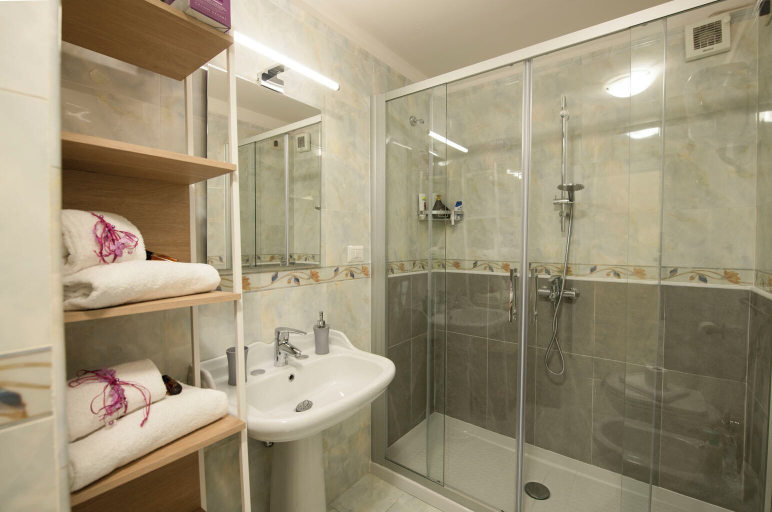 Bathroom 3, Mamo Florence - Cavour Rosa Apartment, Florence