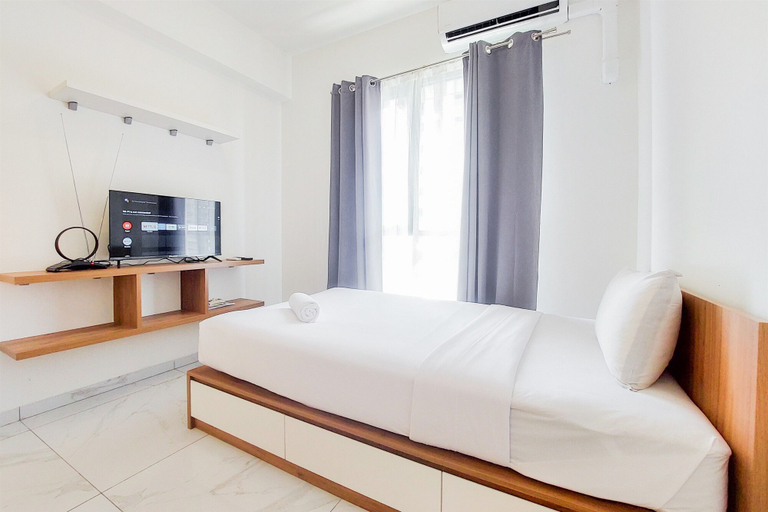 Bedroom 3, Comfy And Compact Studio At Sky House Alam Sutera Apartment, Tangerang