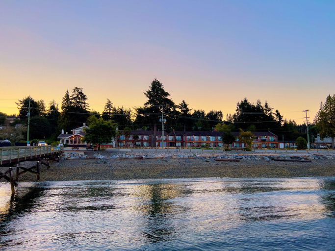 Facilities, The Oceanside, a Coast Hotel, Sunshine Coast