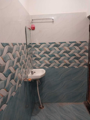Bathroom 4, Shree P Guest House, Varanasi