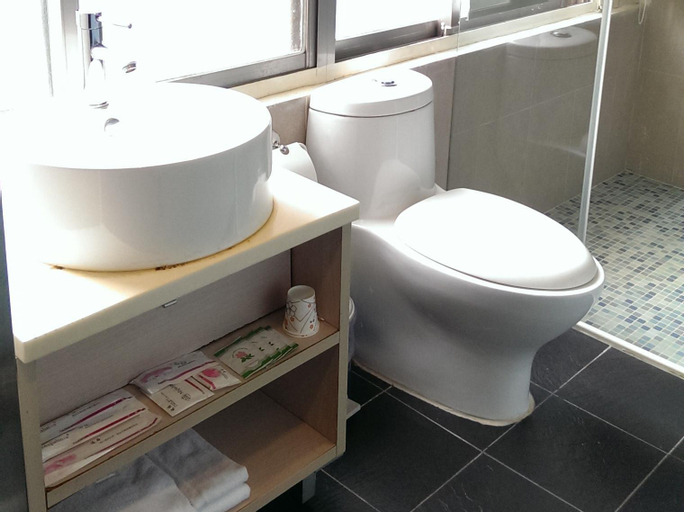 Bathroom 9