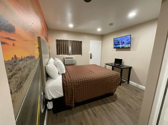 Bedroom 5, State Motel, Los Angeles